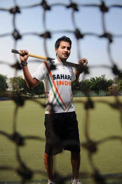 His friend helped him buy a hockey kit, jersey and shoes