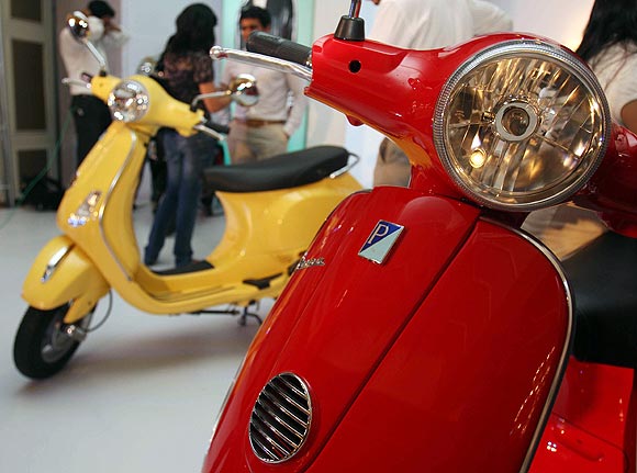 REVEALED: Why the PREMIUM on Vespa's LX 125 in India?