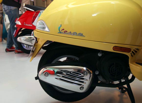 REVEALED: Why the PREMIUM on Vespa's LX 125 in India?