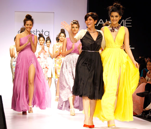 Drashta Sarvaiya with her models on the runway