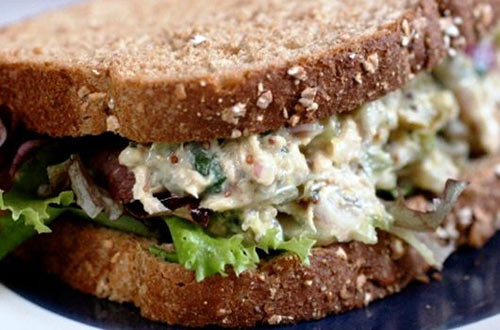 A tuna bell pepper multigrain sandwich is both filling and healthy