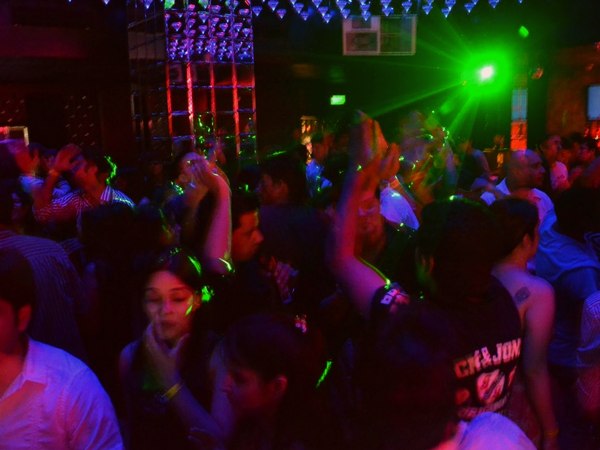 A retro-themed party in full swing at Hype in New Delhi