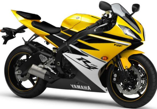 Yamaha queues up a HOT new 250cc motorbike for 2014!