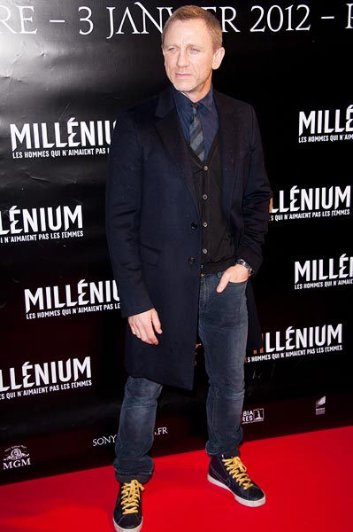 Daniel Craig in a pair of eye-grabbing Nikes at the premiere of Millenium: The Girl With The Dragon Tattoo in Paris