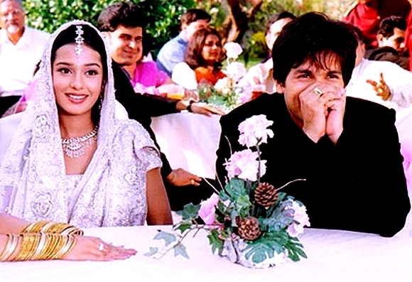 In Vivah, much in love Shahid Kapoor's and Amrita Rao's characters are introduced through their respective families