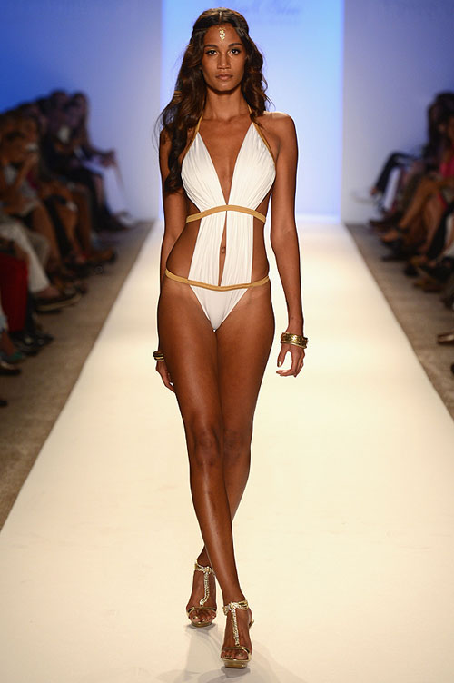 IMAGES: Bikini bods, swimsuit sirens at Miami FW! - Rediff.com