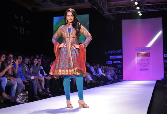 Sonakshi Sinha takes the ramp for designer JJ Valaya