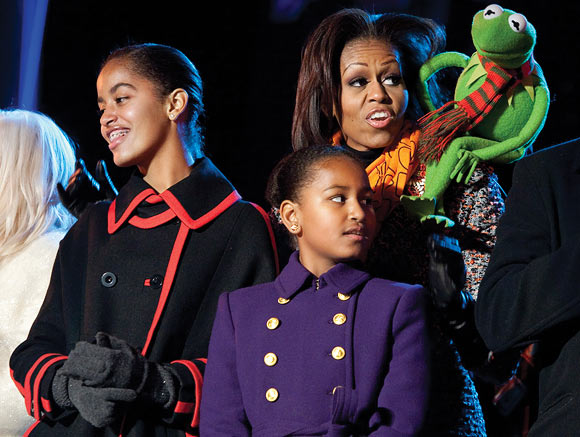 US First Lady Michelle Obama, her daughters Malia and Sasha Obama, with Kermit the Frog: 'You can be stylish and powerful, too'