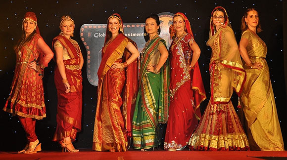 (L-R) Charlotte, Franziska, Olivia, Nemu, Julie, Dominique and Edurne at the Beautiful India Expatriate Photo Competition 2012