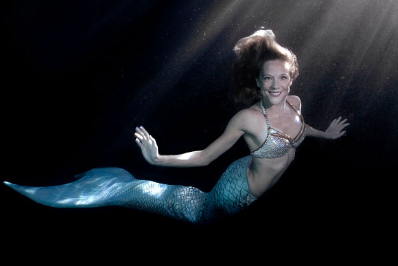 STUNNING PICS: The swimmer who's a full-time mermaid