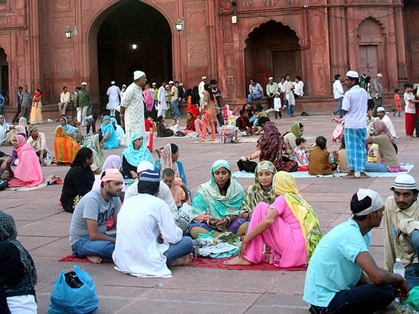 Ramadan evenings are solemn celebrations of days spent fasting. Seen here are families gathered outside the Jama Masjid in New Delhi (Picture used here for representational purposes only)