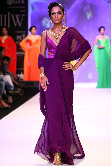 A model walks the ramp for Kays Jewels