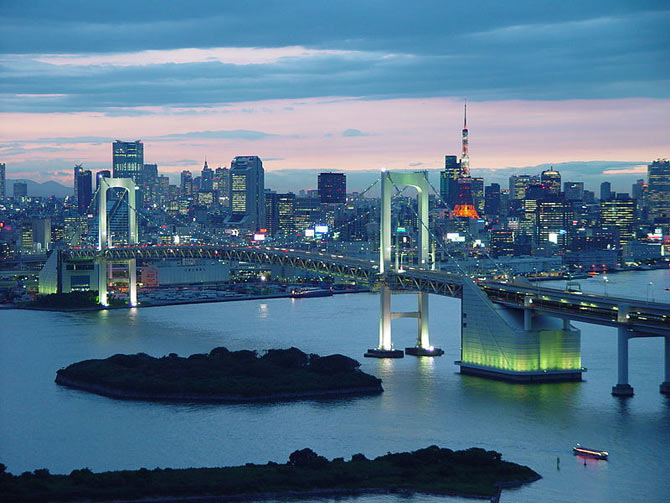 An evening at Rainbow Bridge, in Minato Ward, Tokyo, Japan