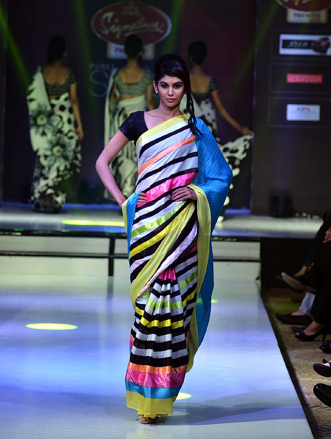 Mugdha Godse walks the ramp at Pune Style Week
