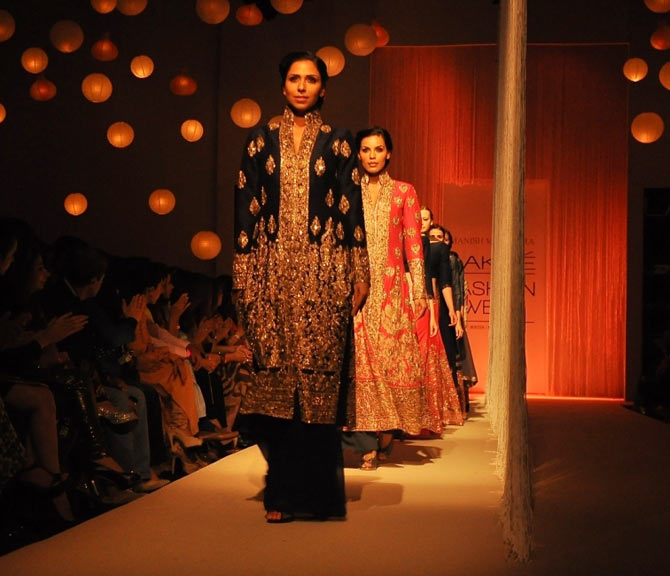 PICS: Manish Malhotra opens Lakme Fashion Week with a bang!