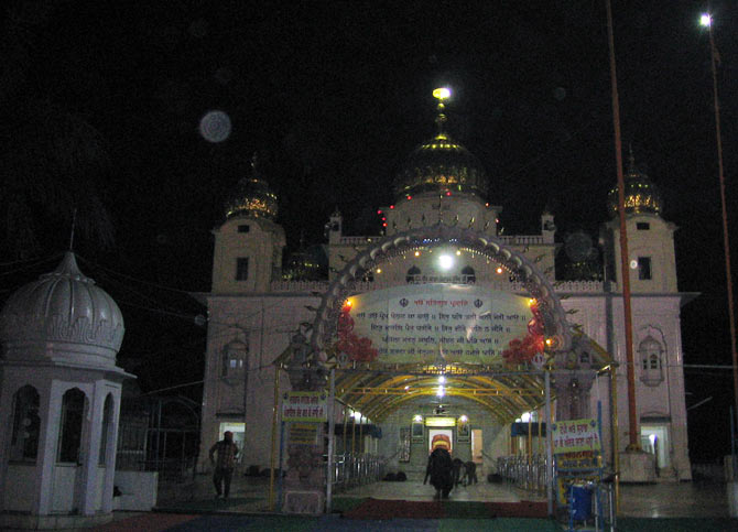 Gurudwara Fatehgarh Sahib was built to commemorate the martyrdom of Guru Gobind Singh.