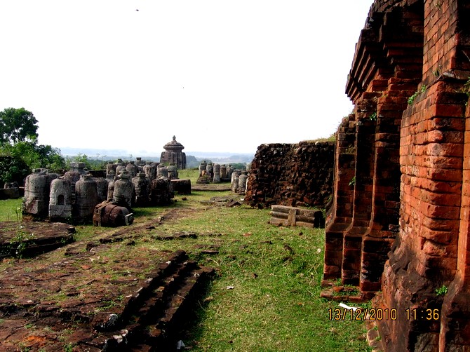 Ratnagiri is among the sites that collectively formed the Buddhist University