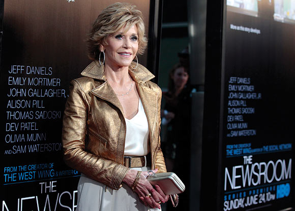 Jane Fonda poses at the premiere of the HBO television series