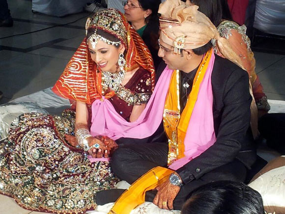 Shalabh Jhalawad and his bride Khushbu