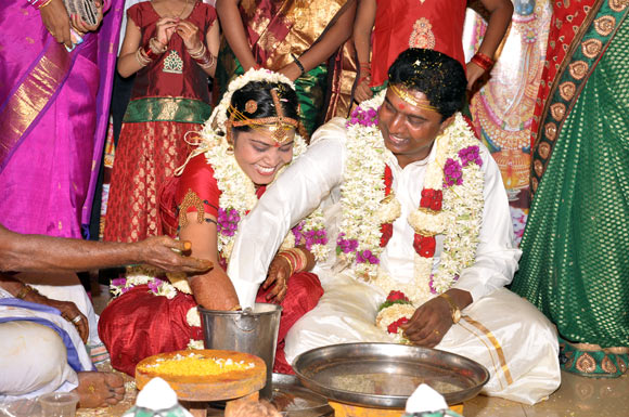 M V Prakash from Chennai with his bride S Sathyagowri