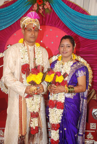 Sagar Eknath Savant with his wife Varshali Laximan Karekar