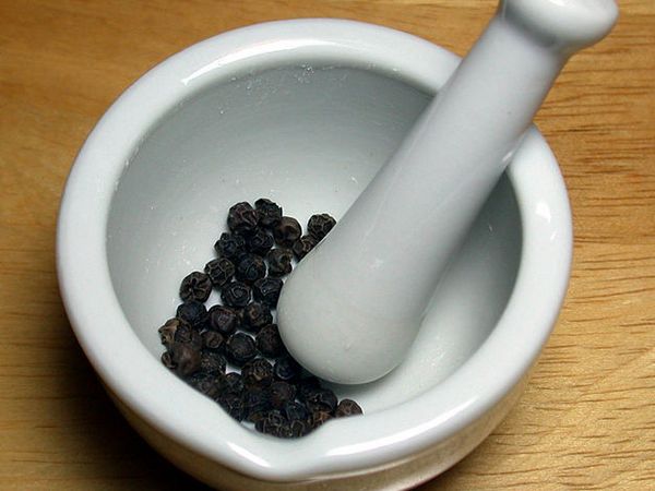 Among other things, peppercorn helps to fight tooth decay and swollen gums.
