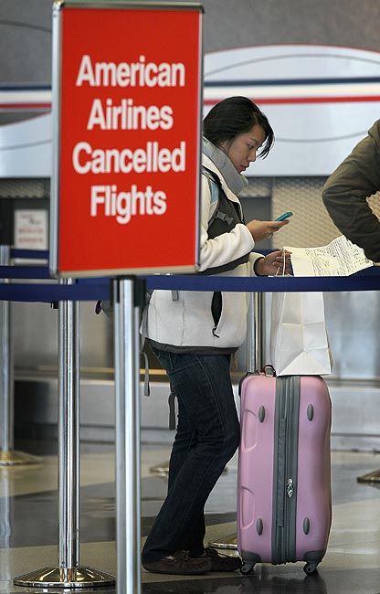 Delayed flights? 3 things you must know to avoid trouble!
