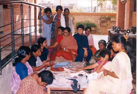 Vandana Gopikumar and Vaishnavi Jayakumar with inmates of The Banyan