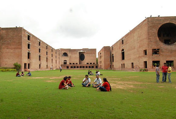 IIM Ahmedabad campus.