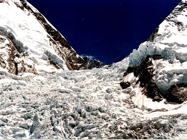 Icefall from Everest's Khumbu Glacier makes crossing it tricky