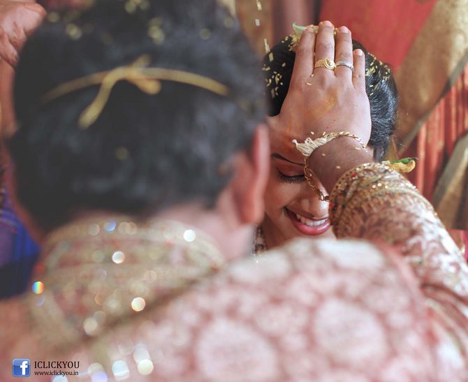 CANDID PHOTOS: Unforgettable wedding moments caught on camera