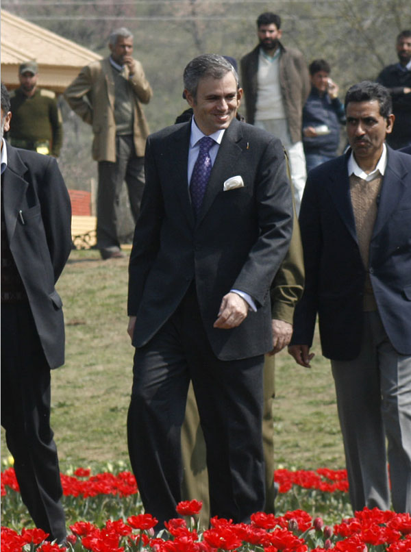 Modi's kurtas, Sonia's Chanderis, Omar's suits