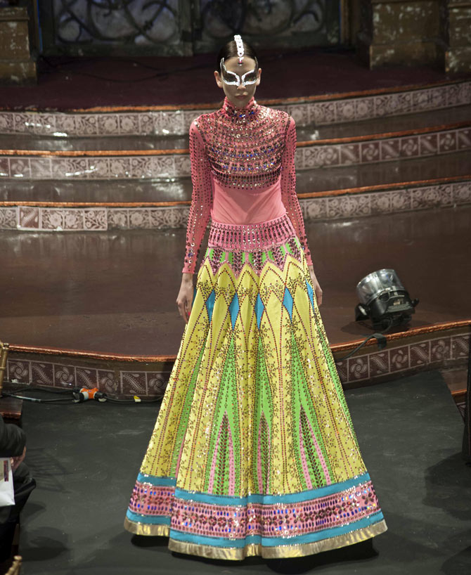 Saris, Anarkalis and more: Manish Arora goes all-Indian in NY - Rediff ...