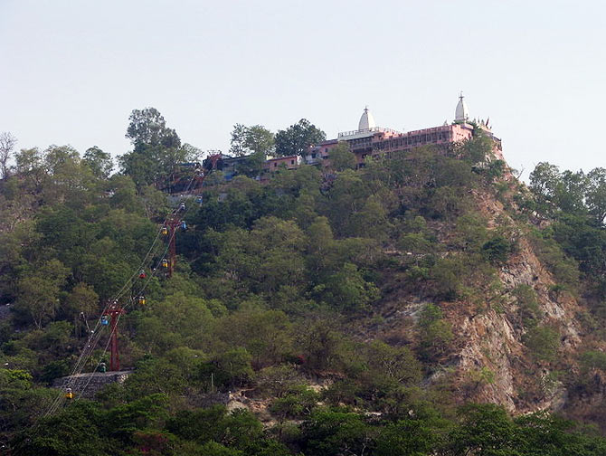Mansa Devi Temple, Haridwar. Also seen is the rope way leading to the temple, atop Bilwa Parvat. 