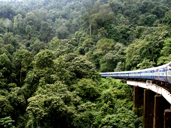 The train passes through 58 tunnels, 109 bridges and 25 waterfalls.