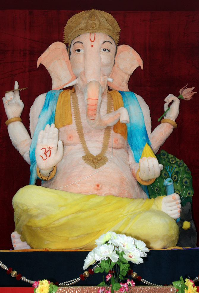 Ganesha made out of cotton wool also in Malad, Mumbai