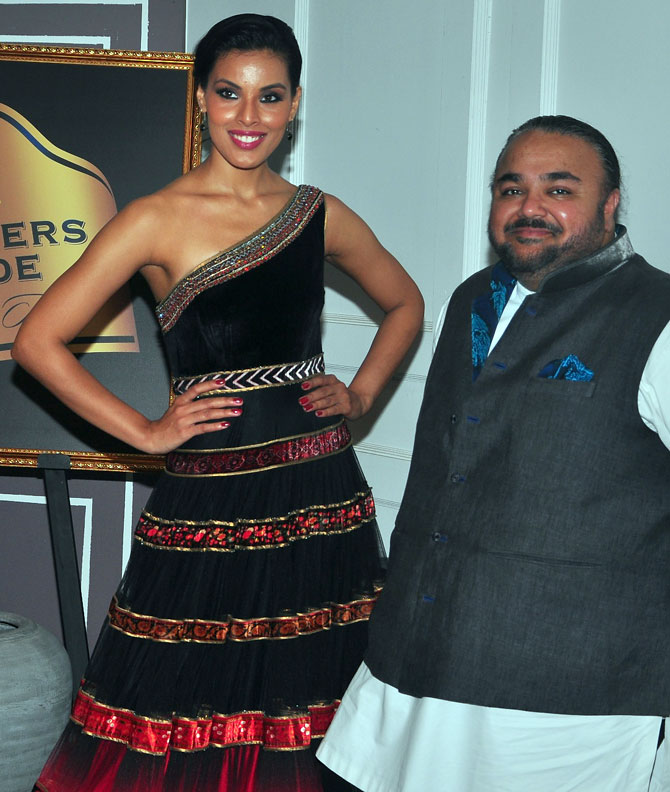 Deepti Gujral with designer JJ Valaya