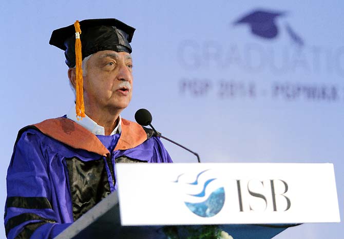 Azim Premji addressing the students of the Indian School of Business in Hyderabad on their Graduation Day.