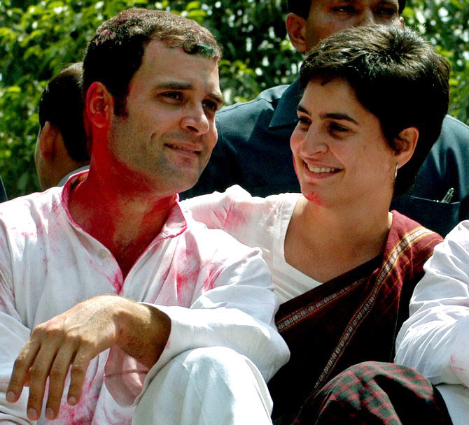 Rahul Gandhi (L) and his sister Priyanka Gandhi celebrate Holi in Rae Bareli in 2006.