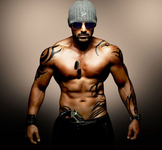Flaunt your chest like John Abraham with these workouts