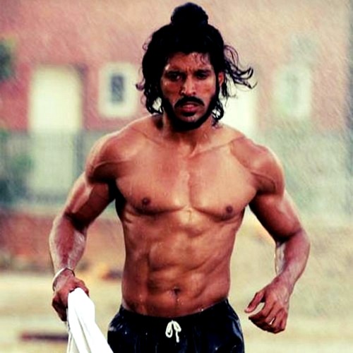 At times, Farhan Akhtar worked up to six hours a day, six days a week to get this physique for Bhaag Milkha Bhaag. How far will you go?
