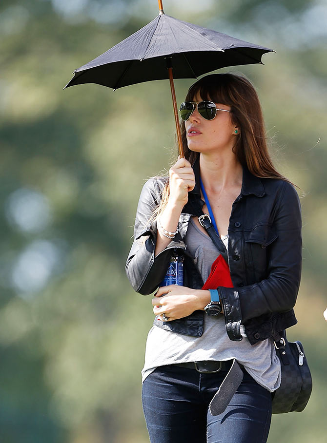 Actress Jessica Biel watches the play of Justin Timberlake during the 2012 Ryder Cup Captains & Celebrity Scramble at Medinah Country Golf Club on September 25, 2012 in Medinah, Illinois.