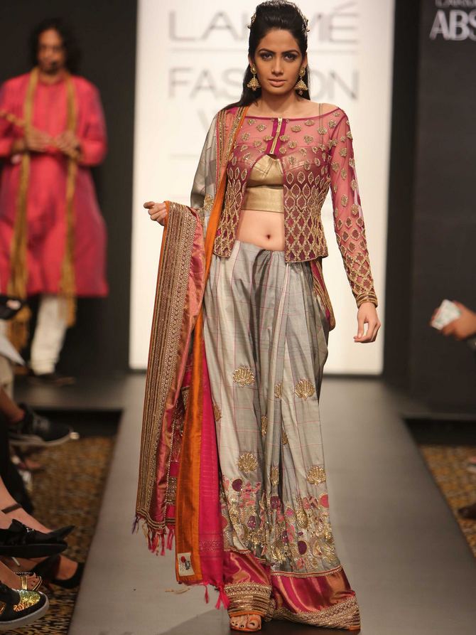 A model in a Harshita Chatterjee Deshpande creation.