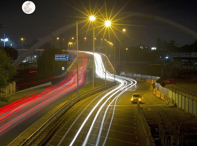 Delhi at night