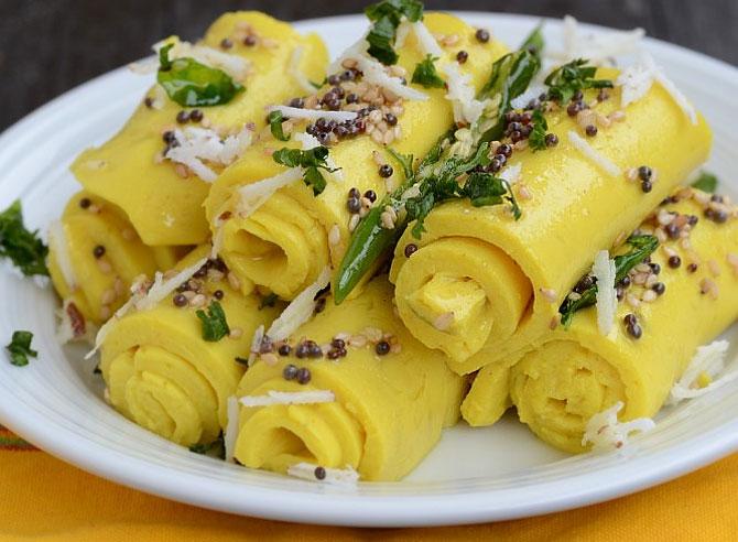 28 States How To Make Gujarat s Special Khandvi Rediff Getahead