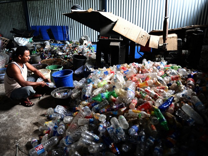 The informal sector forms the backbone of the recycling value chain and is responsible for achieving recycling rates of 70 per cent -- one of the highest in the world. (Image for representational purposes only.)