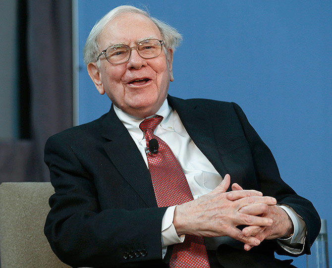 Warren Buffett, co-chair of the 10,000 Small Businesses Advisory Council, takes part in a panel discussion.