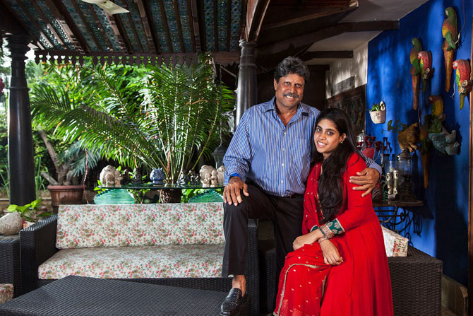  Kapil Dev with his daughter Amiya in Meri Beti Meri Shakti