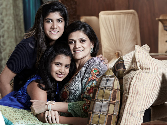Neerja Kumaramangalam Birla with daughters Ananyashree and Advaitesha in Meri Beti Meri Shakti