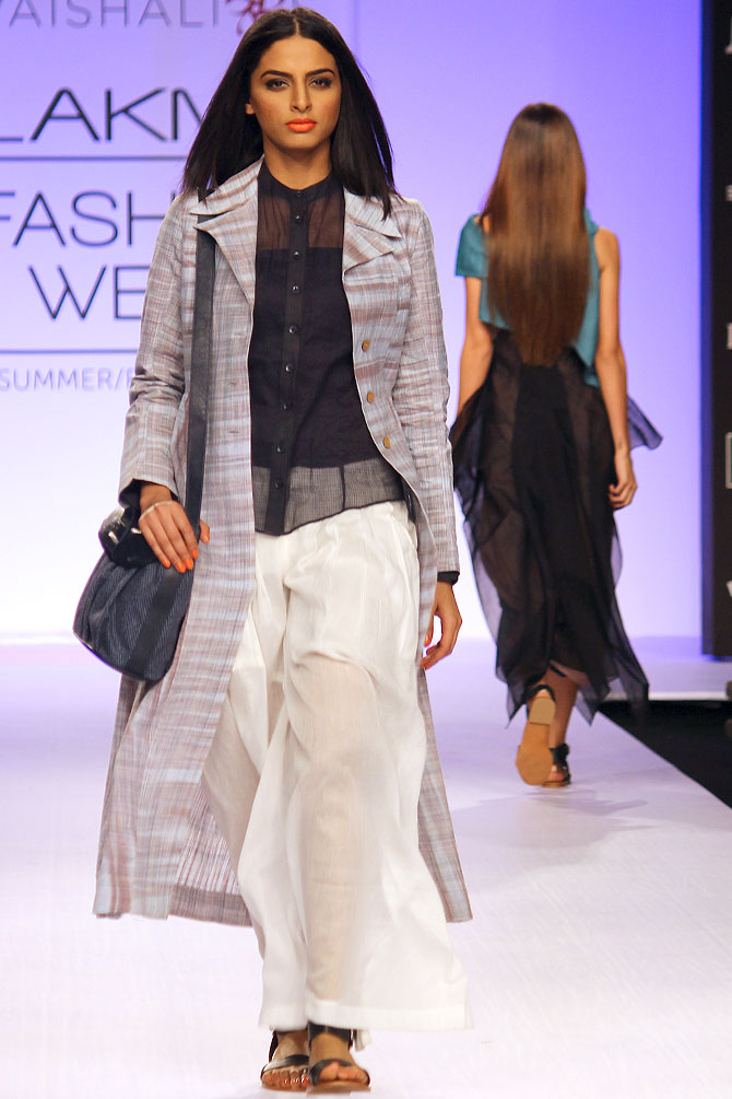 Assamese weaves for sultry summers - Rediff Getahead